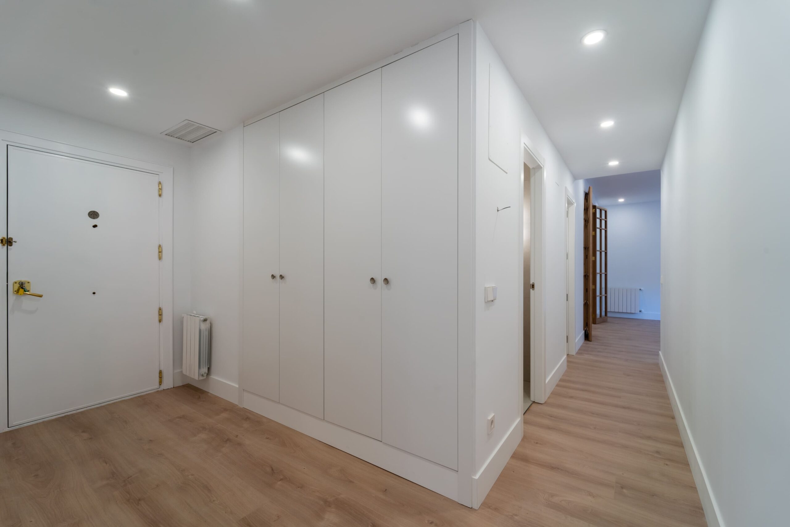 Todo lujo con esta amplia vivienda reformada en Chamberí
