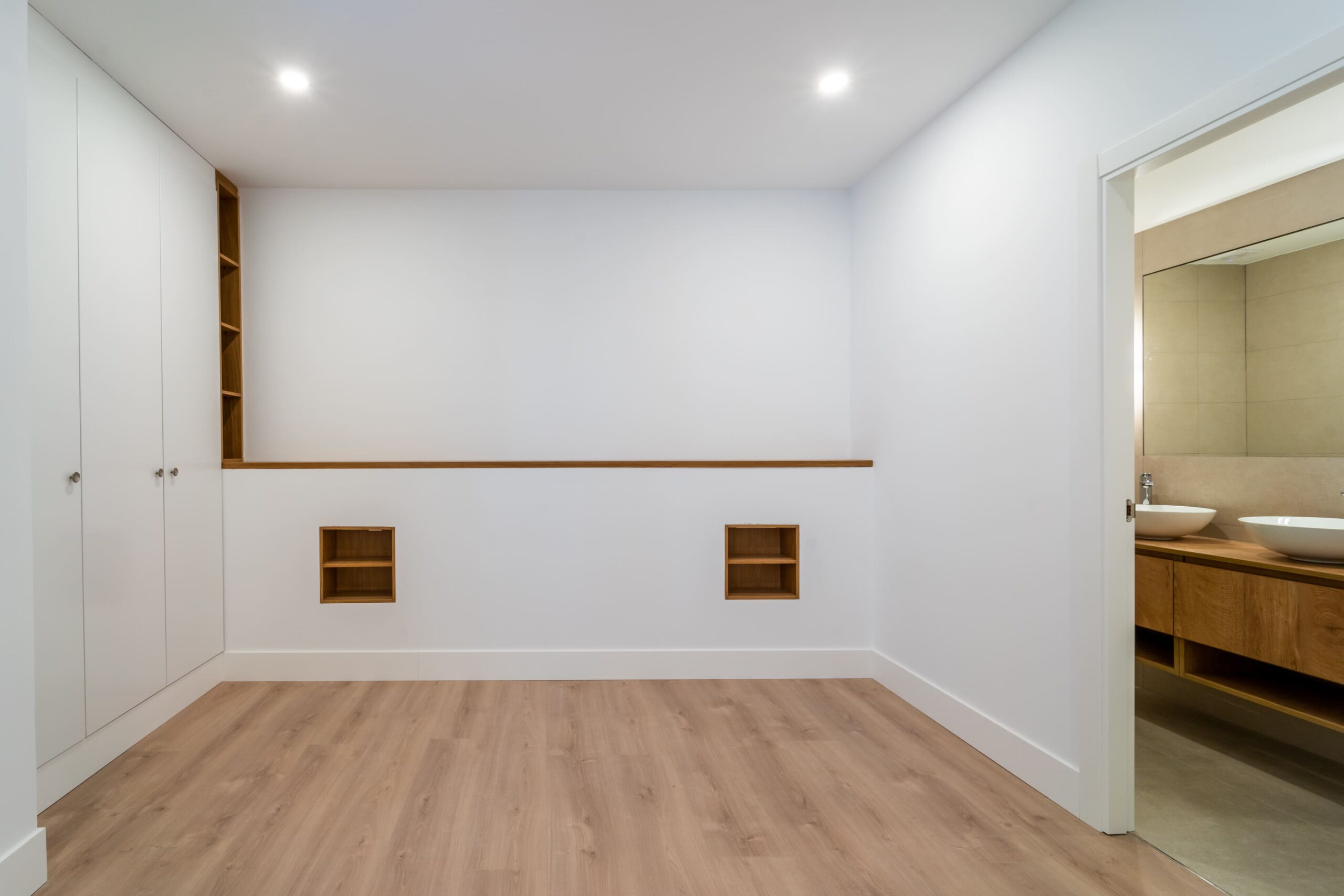 Todo lujo con esta amplia vivienda reformada en Chamberí