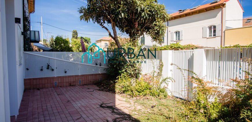 Elegancia y confort – Chalet de obra nueva en Colonia Manzanares